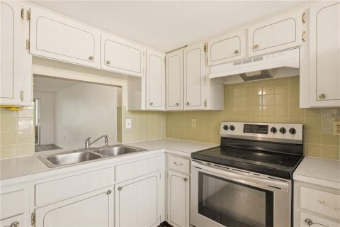 Condo in New Port Richey, Florida, 2 bedrooms  № 2150460 - photo 4