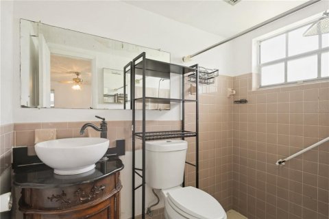 Condo in New Port Richey, Florida, 2 bedrooms  № 2150460 - photo 12