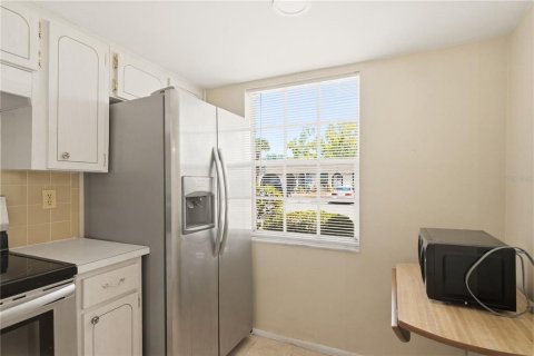 Condo in New Port Richey, Florida, 2 bedrooms  № 2150460 - photo 5
