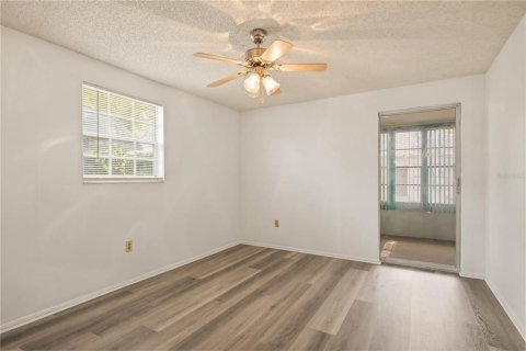Condo in New Port Richey, Florida, 2 bedrooms  № 2150460 - photo 10