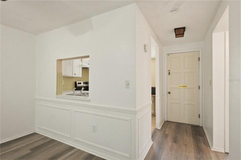 Condo in New Port Richey, Florida, 2 bedrooms  № 2150460 - photo 2