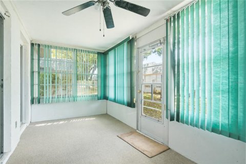 Condo in New Port Richey, Florida, 2 bedrooms  № 2150460 - photo 16