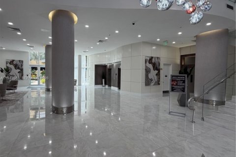Condominio en alquiler en Aventura, Florida, 2 dormitorios, 109.07 m2 № 2152793 - foto 12