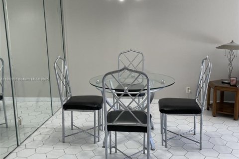 Condo in Aventura, Florida, 1 bedroom  № 1954083 - photo 3