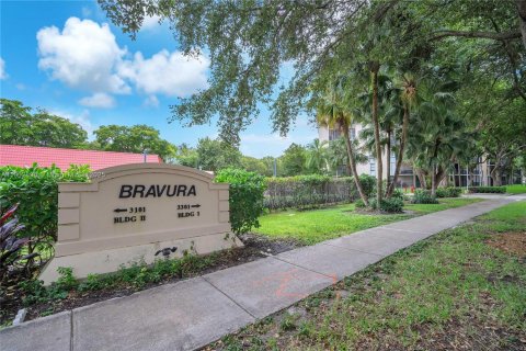 Condo in Aventura, Florida, 1 bedroom  № 1954083 - photo 14
