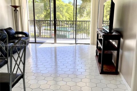 Condo in Aventura, Florida, 1 bedroom  № 1954083 - photo 4