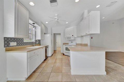 House in Sarasota, Florida 2 bedrooms, 157.28 sq.m. № 1853472 - photo 7