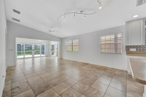 House in Sarasota, Florida 2 bedrooms, 157.28 sq.m. № 1853472 - photo 11