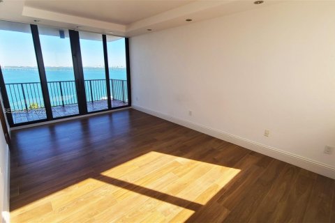 Condo in Miami Beach, Florida, 3 bedrooms № 2006765 - photo 13