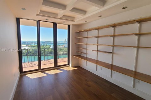 Condo in Miami Beach, Florida, 3 bedrooms № 2006765 - photo 18