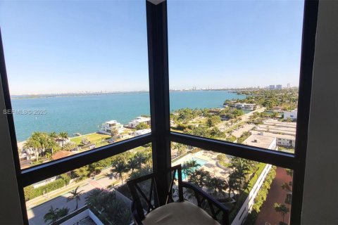 Condo in Miami Beach, Florida, 3 bedrooms № 2006765 - photo 12
