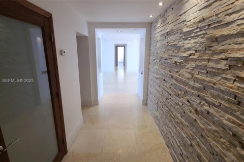 Condo in Miami Beach, Florida, 3 bedrooms № 2006765 - photo 4