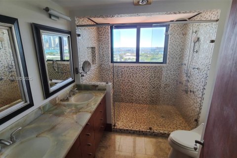Condo in Miami Beach, Florida, 3 bedrooms № 2006765 - photo 17