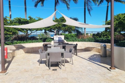 Condo in Miami Beach, Florida, 3 bedrooms № 2006765 - photo 27
