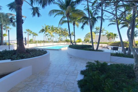 Condo in Miami Beach, Florida, 3 bedrooms № 2006765 - photo 25