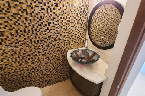 Condo in Miami Beach, Florida, 3 bedrooms № 2006765 - photo 23