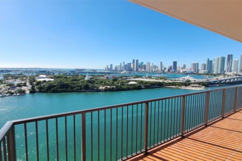 Condo in Miami Beach, Florida, 3 bedrooms  № 2006765