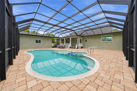 House in Largo, Florida 3 bedrooms, 165.55 sq.m. № 2429546 - photo 28