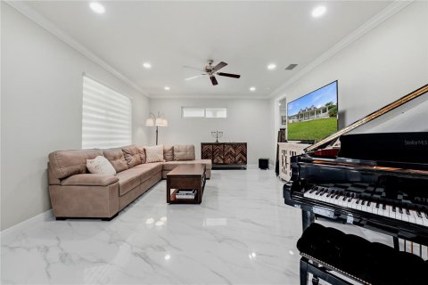 House in Largo, Florida 3 bedrooms, 165.55 sq.m. № 2429546 - photo 11