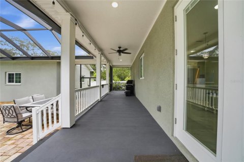 House in Largo, Florida 3 bedrooms, 165.55 sq.m. № 2429546 - photo 6