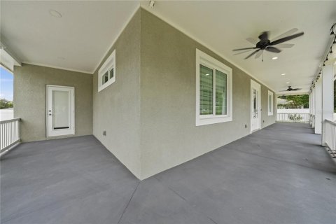 House in Largo, Florida 3 bedrooms, 165.55 sq.m. № 2429546 - photo 8