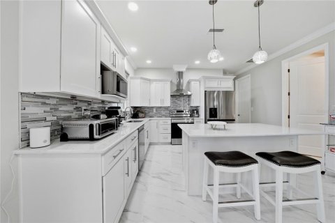 House in Largo, Florida 3 bedrooms, 165.55 sq.m. № 2429546 - photo 17
