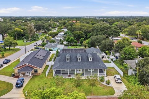 House in Largo, Florida 3 bedrooms, 165.55 sq.m. № 2429546 - photo 3