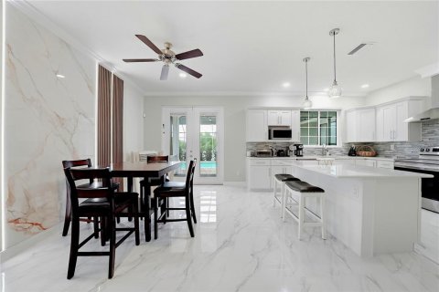 House in Largo, Florida 3 bedrooms, 165.55 sq.m. № 2429546 - photo 14