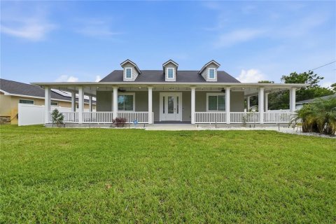 House in Largo, Florida 3 bedrooms, 165.55 sq.m. № 2429546 - photo 2