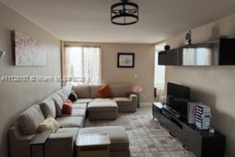 Copropriété à vendre à Sunny Isles Beach, Floride: 2 chambres, 81.29 m2 № 2018535 - photo 4