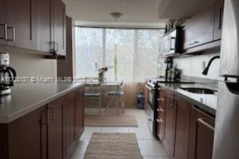 Copropriété à vendre à Sunny Isles Beach, Floride: 2 chambres, 81.29 m2 № 2018535 - photo 8