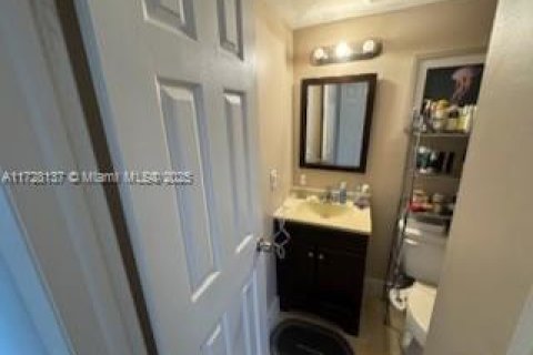 Copropriété à vendre à Sunny Isles Beach, Floride: 2 chambres, 81.29 m2 № 2018535 - photo 20