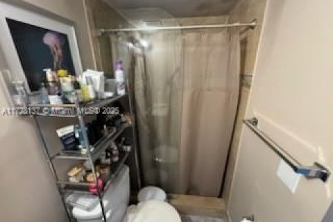 Copropriété à vendre à Sunny Isles Beach, Floride: 2 chambres, 81.29 m2 № 2018535 - photo 19