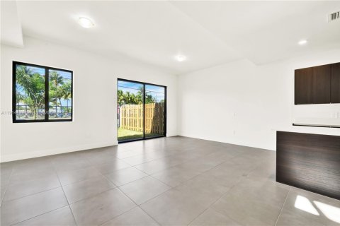 Touwnhouse à louer à Homestead, Floride: 4 chambres, 163.51 m2 № 1969725 - photo 12