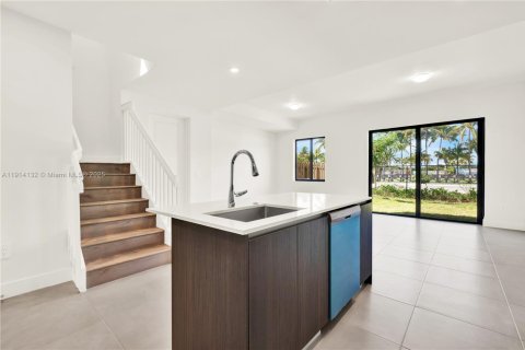 Touwnhouse à louer à Homestead, Floride: 4 chambres, 163.51 m2 № 1969725 - photo 10