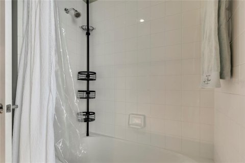 Casa en venta en Orlando, Florida, 4 dormitorios, 233.56 m2 № 1913776 - foto 25