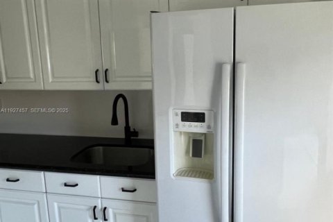 Copropriété à vendre à Margate, Floride: 2 chambres, 106.09 m2 № 1987315 - photo 2