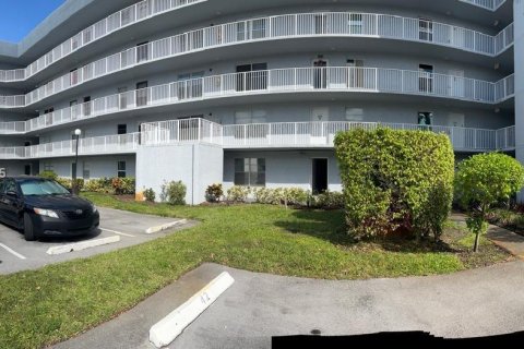 Copropriété à vendre à Margate, Floride: 2 chambres, 106.09 m2 № 1987315 - photo 1