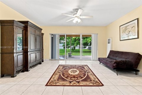 Villa ou maison à vendre à Miami Gardens, Floride: 3 chambres, 125.42 m2 № 2295736 - photo 8