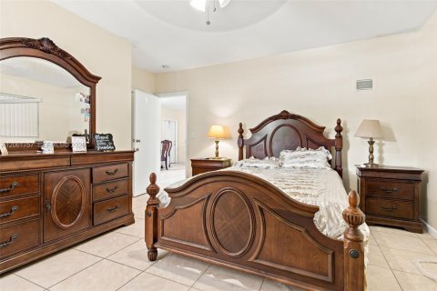 Villa ou maison à vendre à Miami Gardens, Floride: 3 chambres, 125.42 m2 № 2295736 - photo 21