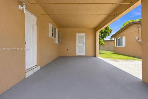 Villa ou maison à vendre à Miami Gardens, Floride: 3 chambres, 125.42 m2 № 2295736 - photo 6