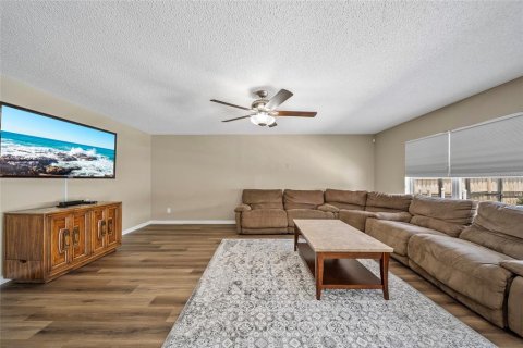 Casa en venta en Clermont, Florida, 7 dormitorios, 374.58 m2 № 1853827 - foto 8