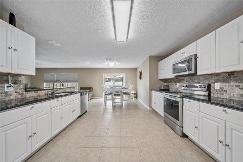Casa en venta en Clermont, Florida, 7 dormitorios, 374.58 m2 № 1853827 - foto 12