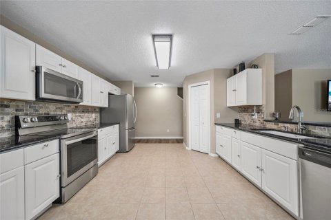Casa en venta en Clermont, Florida, 7 dormitorios, 374.58 m2 № 1853827 - foto 11