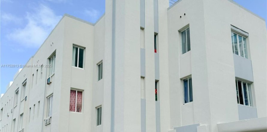 Studio à Condo à Miami Beach, Floride  № 1859998