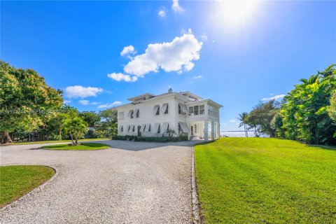 House in Miami, Florida 7 bedrooms, 530.01 sq.m. № 2033154 - photo 22