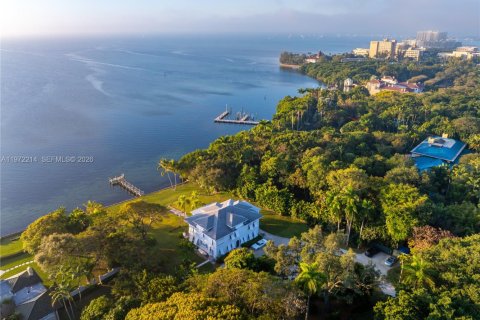 House in Miami, Florida 7 bedrooms, 530.01 sq.m. № 2033154 - photo 8