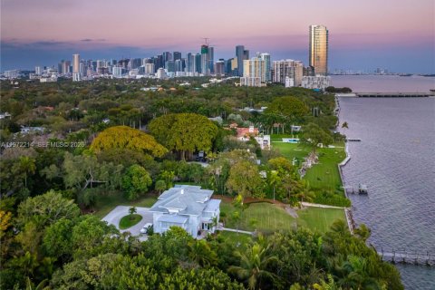 House in Miami, Florida 7 bedrooms, 530.01 sq.m. № 2033154 - photo 7