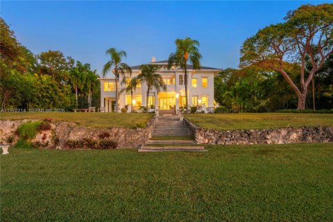 House in Miami, Florida 7 bedrooms, 530.01 sq.m. № 2033154 - photo 27