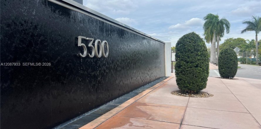 Condo à Doral, Floride, 2 chambres  № 2362125